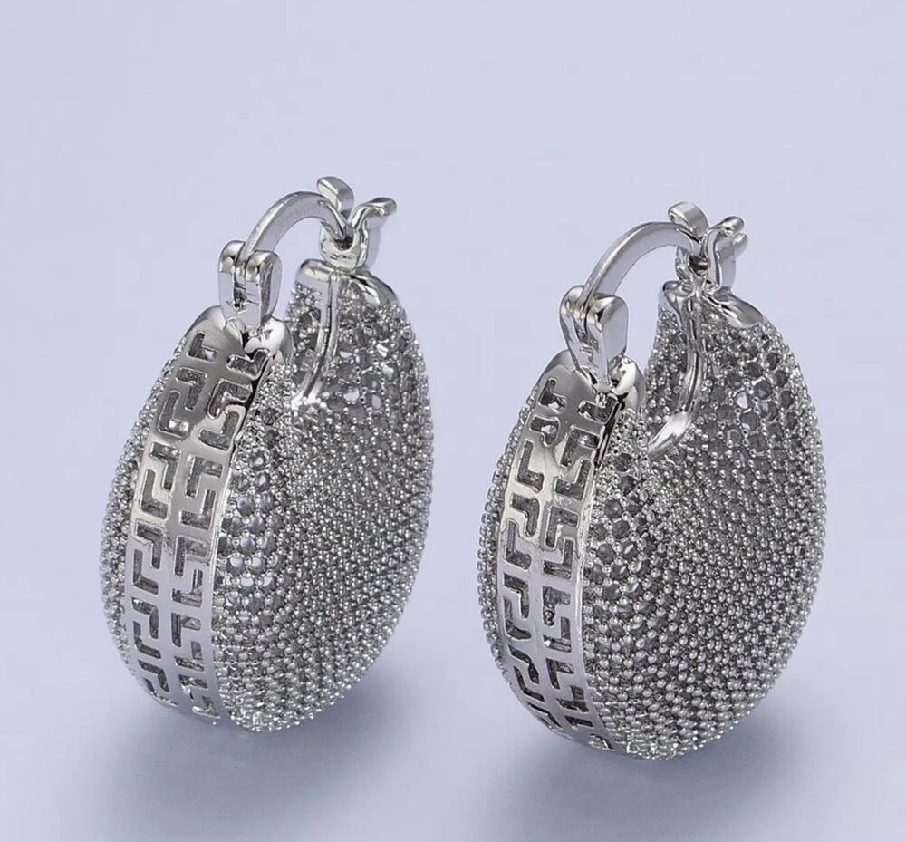 AIM Silver Plated
Minimalist Riveted Wire Rings Dome Latch Earrings in Silver